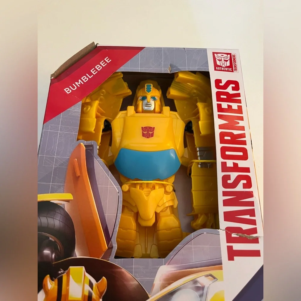 New Hasbro Transformers Authentics Titan Changer 11